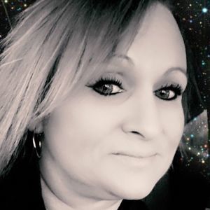 Meet your Posher, Monica